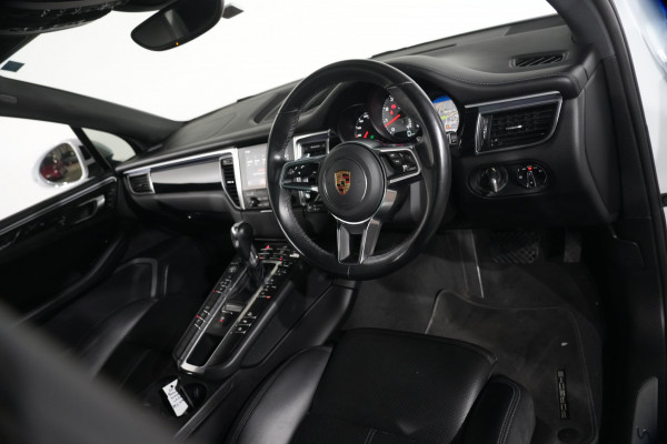 2018 Porsche Macan S SUV Image 11