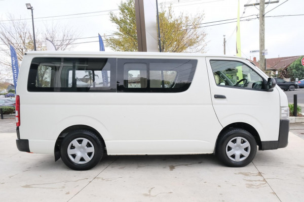 2015 Toyota HiAce KDH  Van Image 5