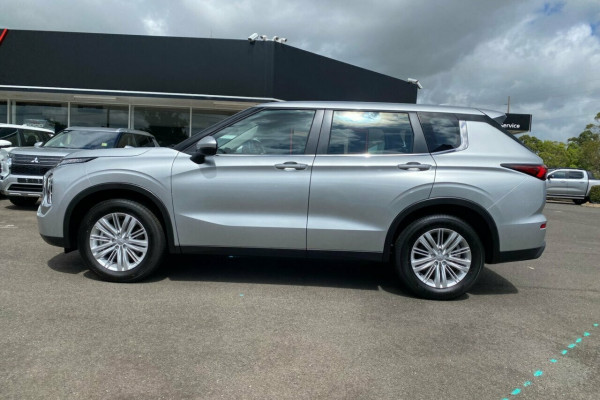 2024 Mitsubishi Outlander ZM ES SUV