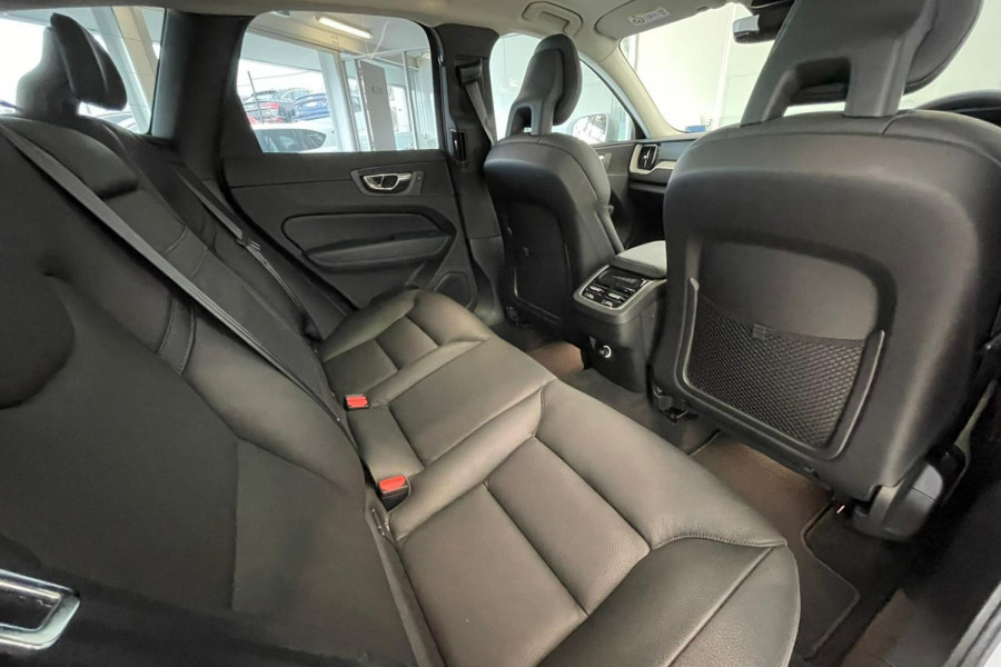 2018 Volvo XC60 UZ  D4 In Wagon Image 14