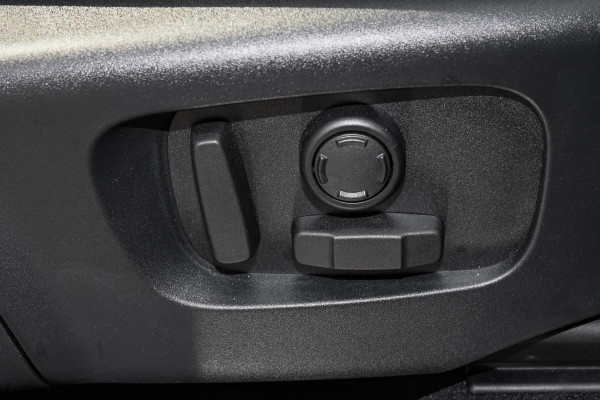 2024 Land Rover Discovery Sport L550 P250 Dynamic SE SUV image 11