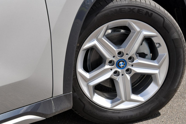 2025 BMW iX1 U11 eDrive20 xLine SUV image 25