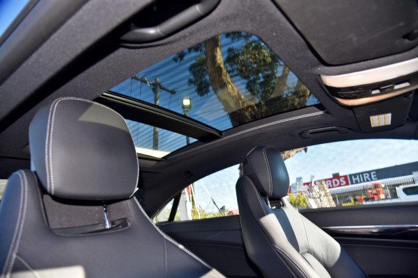 2010 Mercedes-Benz E-Class C207 E250 CGI Elegance Coupe Image 17