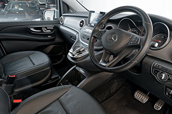 2020 Mercedes-Benz V-Class 447 V220 d People Mover image 7