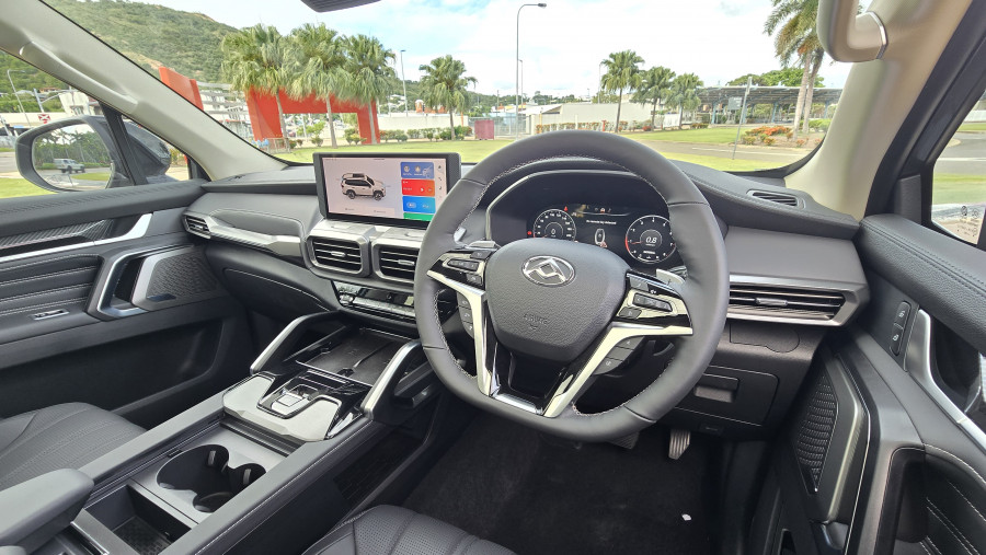 2026 MY25 LDV D90 SV9A Executive SUV Image 15