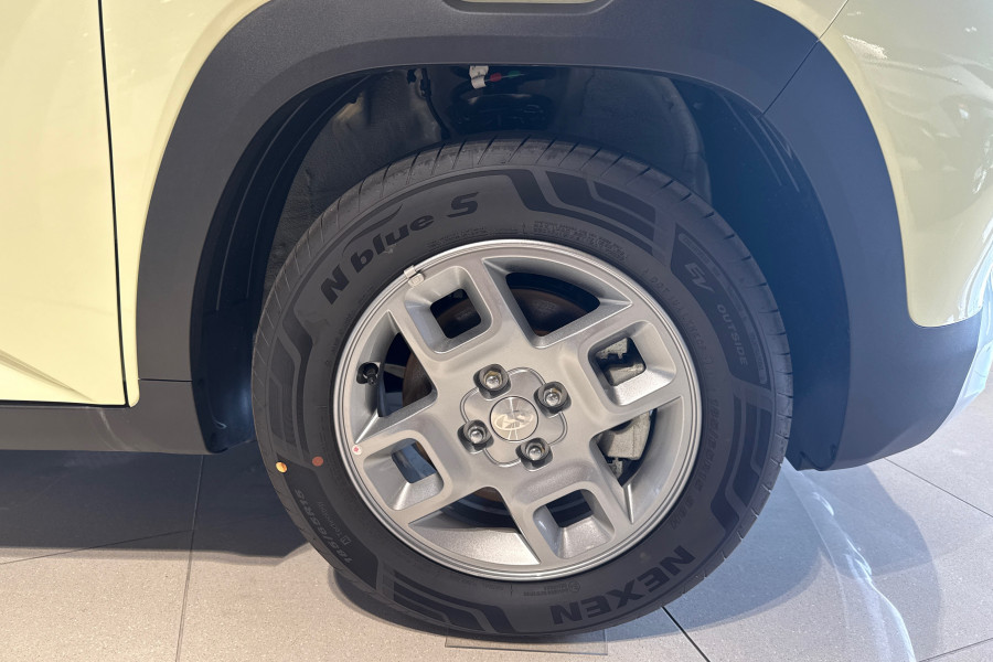 2025 Hyundai Inster  Standard Range SUV Image 9