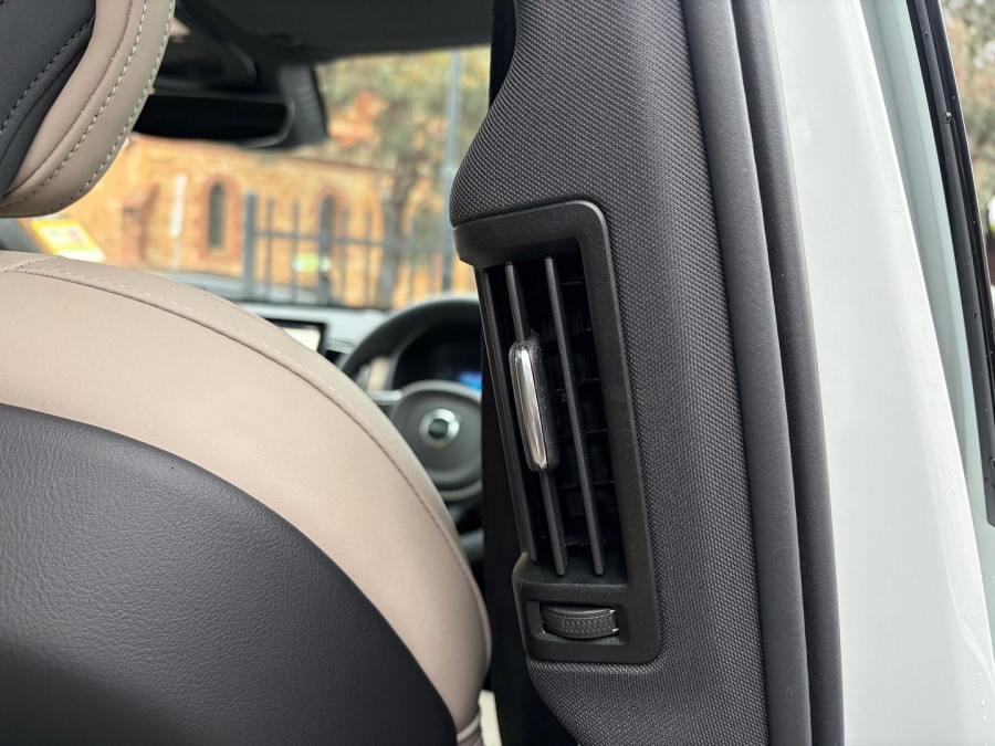 2026 Volvo XC90 L Series Plus B5 Bright SUV Image 16