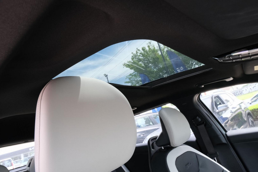 2026 Kia K4 CL4m GT-Line Hatch Image 11