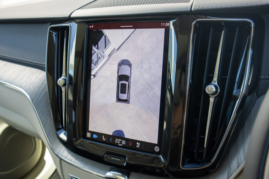 2025 Volvo XC60 UZ Ultra T8 Plug-In Hybrid SUV Image 12