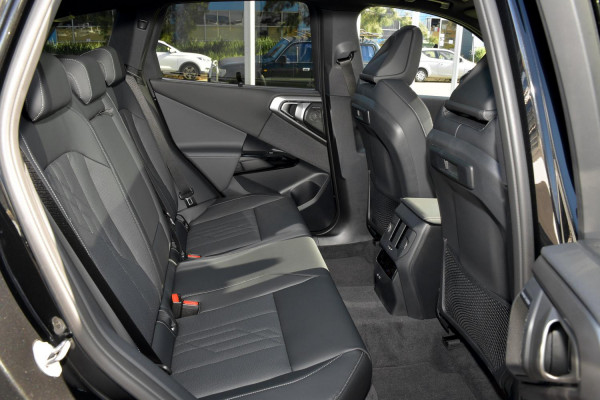 2026 BMW X3 G45 30e xDrive SUV image 5