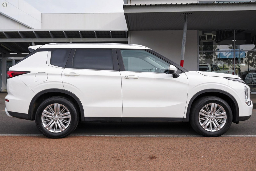 2025 MY24 Mitsubishi Outlander ZM LS SUV Image 5
