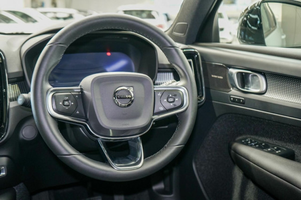 2026 Volvo EX40  Ultra Twin Motor Performance SUV Image 6