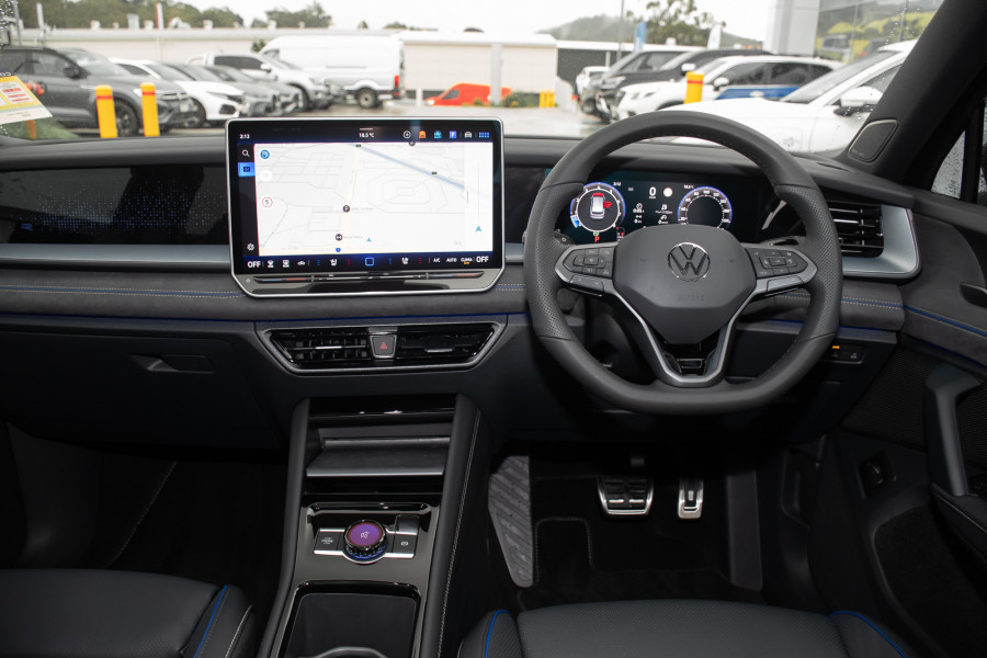 2025 Volkswagen Tayron R4 195TSI R-Line SUV Image 7