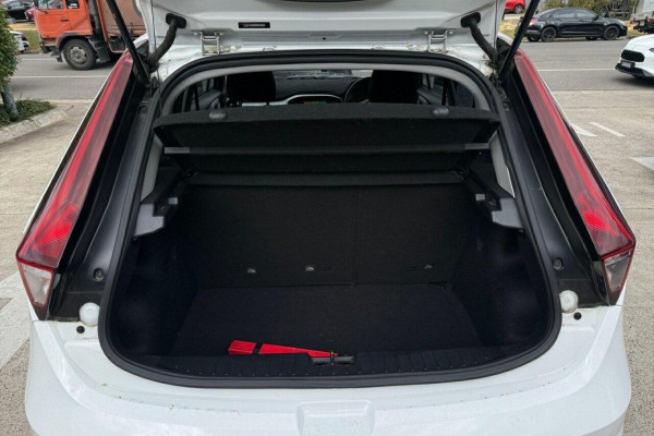 2021 MG MG3 SZP1 Core Hatch Image 15