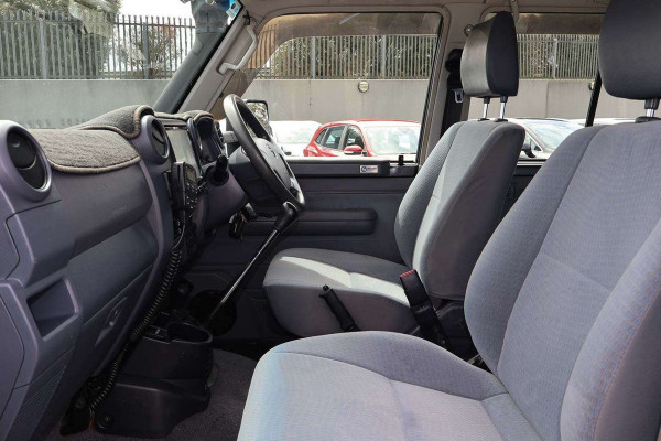 2017 Toyota LandCruiser VDJ76R GXL Dual Cab Chassis Image 14