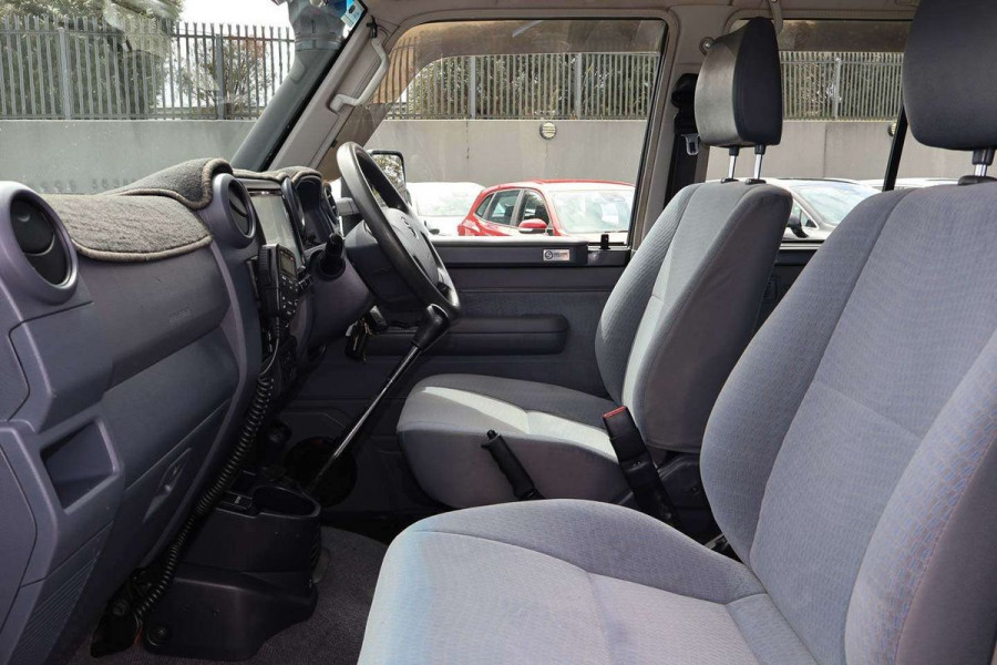 2017 Toyota LandCruiser VDJ76R GXL Dual Cab Chassis Image 14