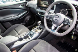 2024 Nissan JUKE F16 ST SUV image 6