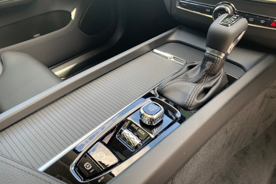 2020 Volvo XC60 UZ D4 Inscription Suv Image 18