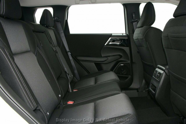 2026 MY25 Mitsubishi Outlander ZM ES SUV Image 6