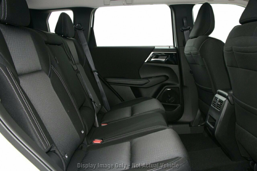 2026 MY25 Mitsubishi Outlander ZM ES SUV Image 6