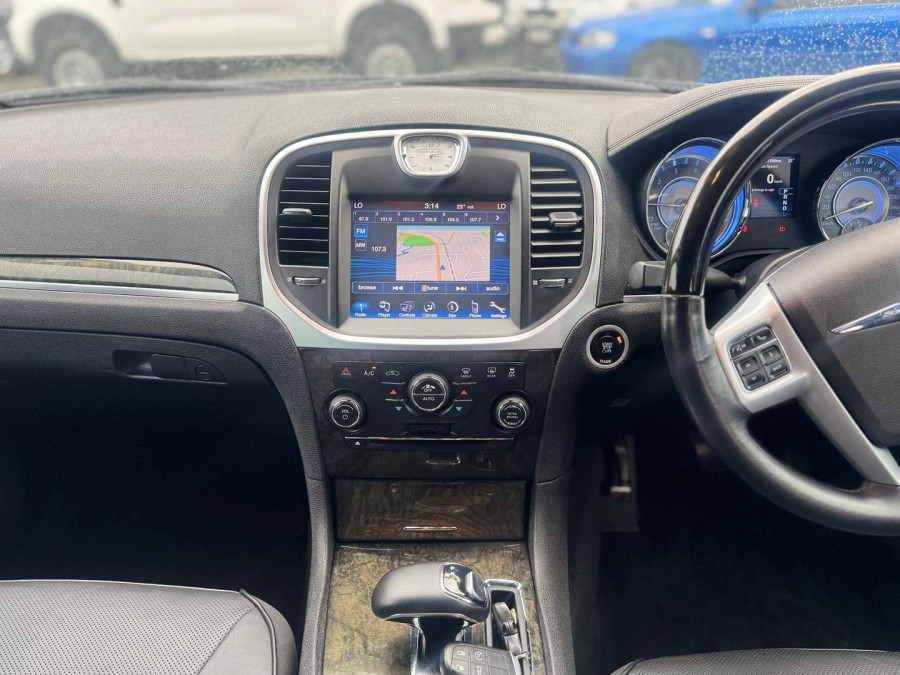 2015 MY14 Chrysler 300 LX C Sedan Image 16