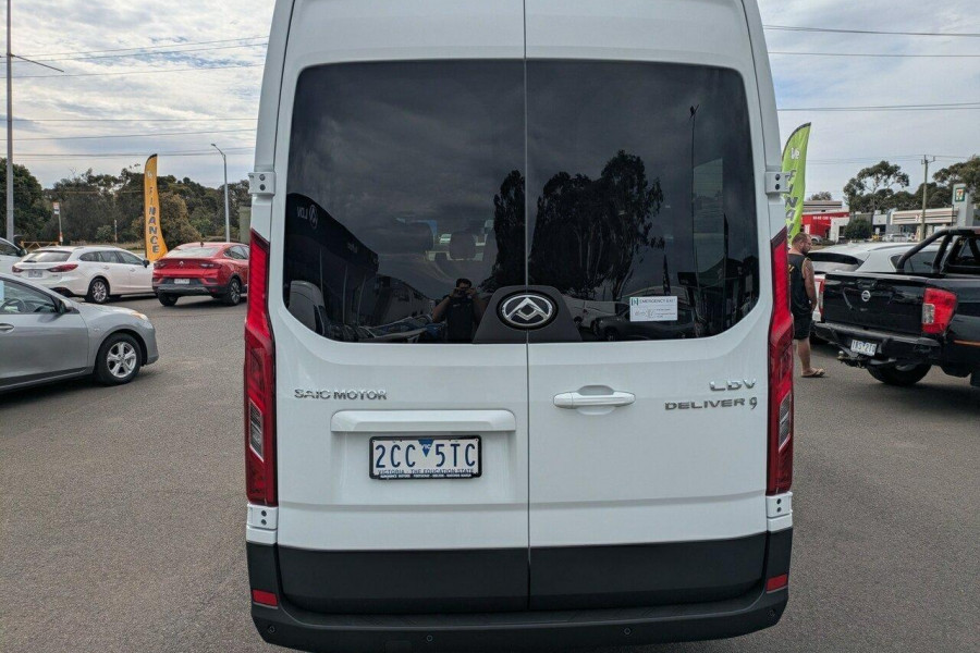 2025 MY24 LDV Deliver 9  12-Seat Bus Image 7