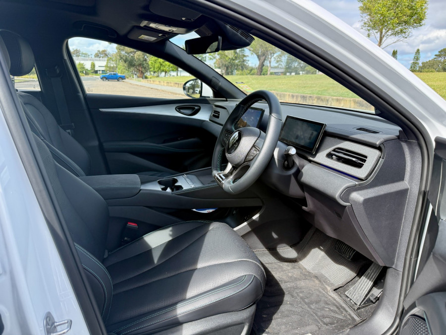 2026 BYD Seal 6  Premium Wagon Image 10