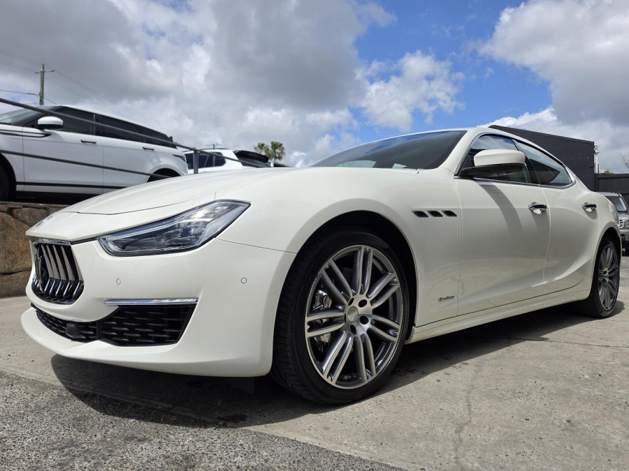 2020 Maserati Ghibli M157 GranLusso Sedan Image 3