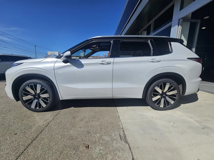 2025 Mitsubishi Outlander ZM Exceed Tourer SUV Image 3