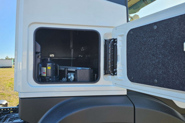 2025 Iveco S-way AXLE RIGIDS Cab Chassis Image 23