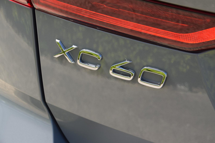 2026 Volvo XC60 UZ Ultra T8 Plug-in Hybrid Dark SUV Image 9