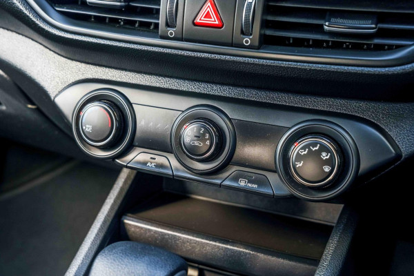 2023 Kia Cerato BD S Hatch Image 17