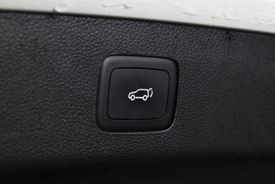 2025 MG HS PHEV Essence SUV Image 8