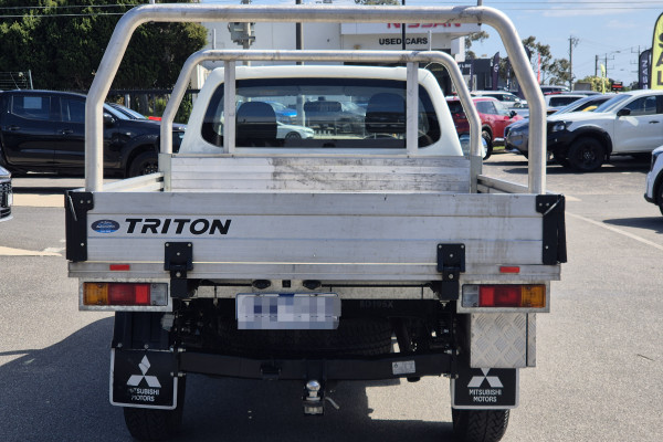 2022 MY22.5 Mitsubishi Triton MR GLX Cab Chassis Image 7