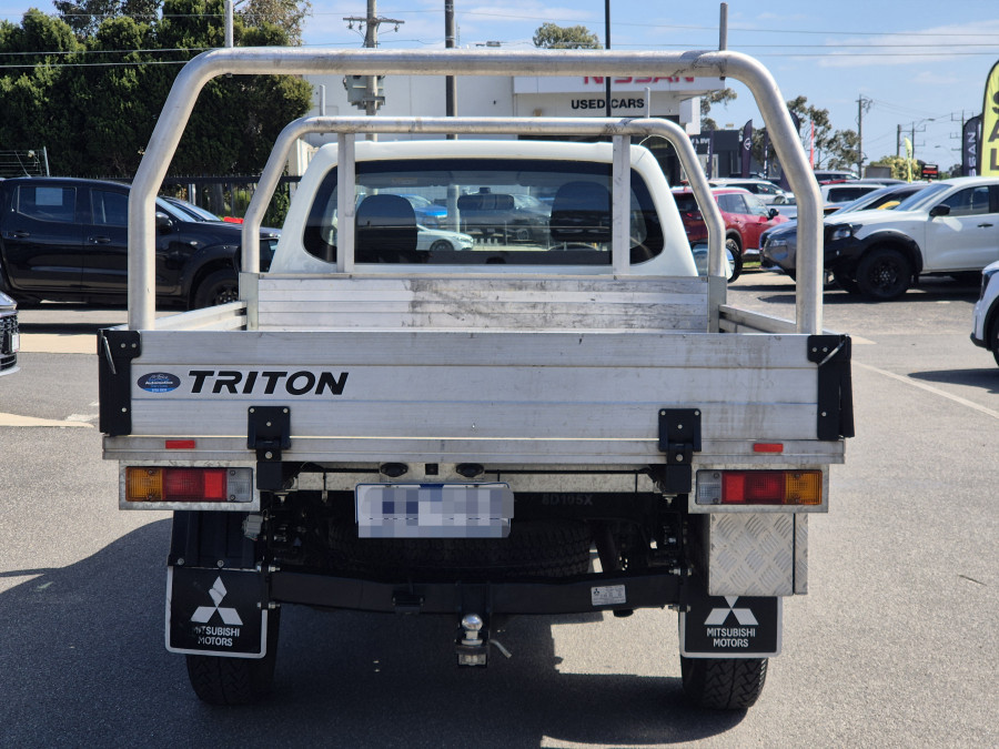 2022 MY22.5 Mitsubishi Triton MR GLX Cab Chassis Image 7
