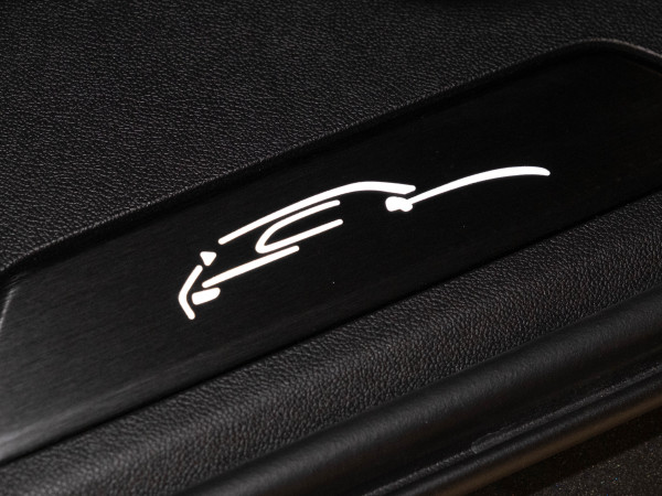 2024 MY25 Porsche Cayenne Turbo E-Hybrid SUV image 37
