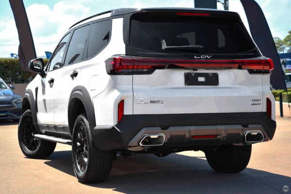2025 LDV D90 SV9A Executive SUV Image 5