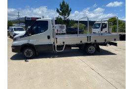 2021 MY20 Iveco Daily Tray dropside Image 5