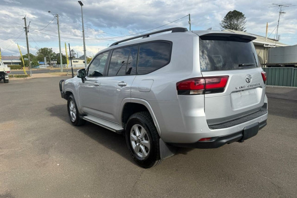 2023 Toyota LandCruiser FJA300R GXL SUV Image 5