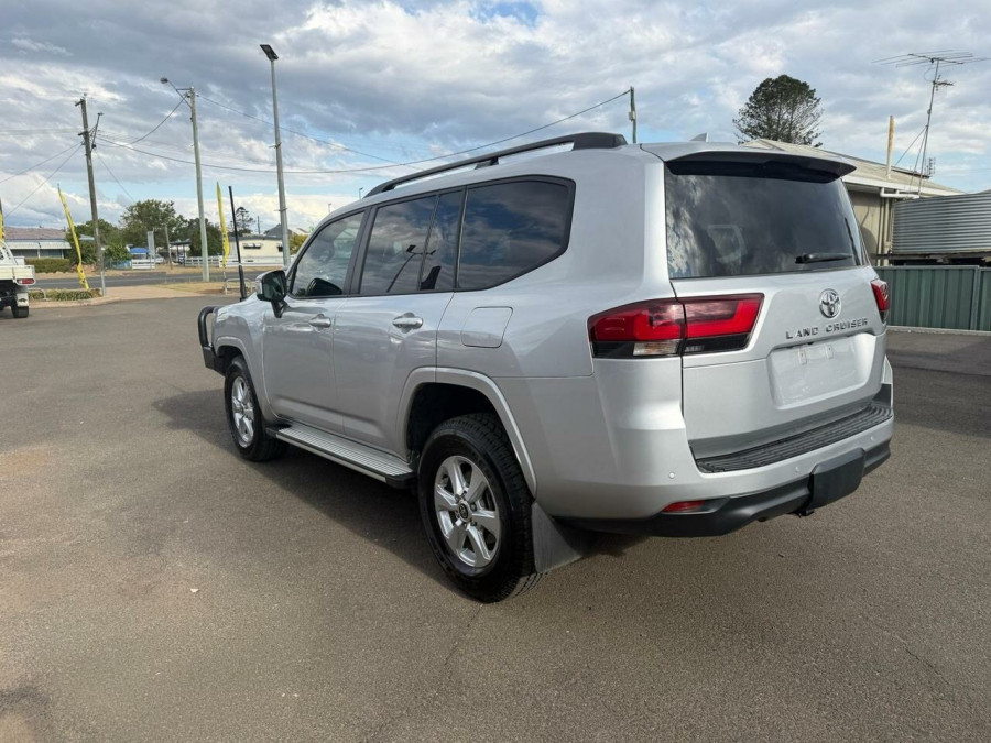 2023 Toyota LandCruiser FJA300R GXL SUV Image 5