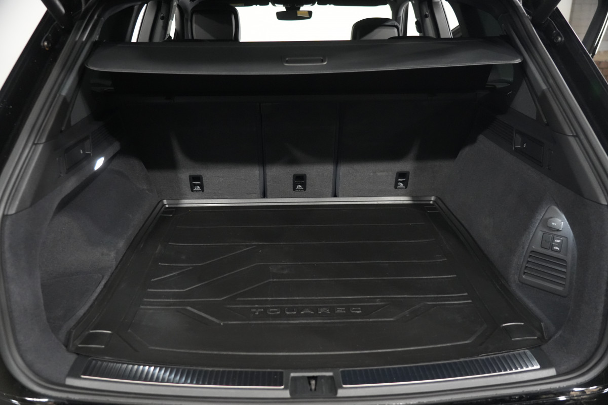 2024 Volkswagen Touareg 210TDI R-Line SUV