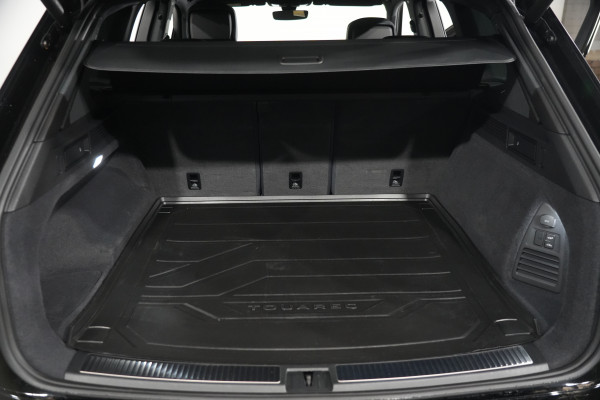 2024 Volkswagen Touareg 210TDI R-Line SUV Image 32