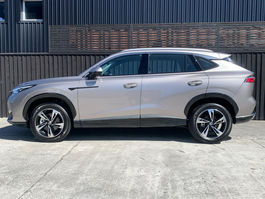 2026 MY25 MG HS AS33 Vibe SUV Image 5