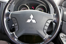 2007 Mitsubishi Pajero NS VR-X Suv