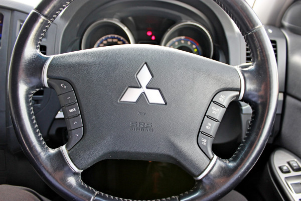 2007 Mitsubishi Pajero NS VR-X Suv