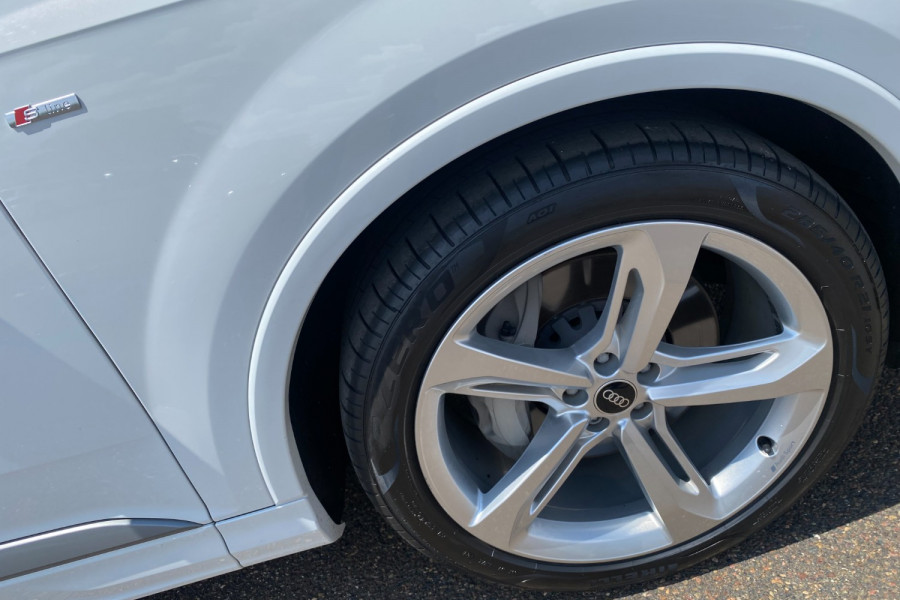 2022 Audi Q7 4M 50 TDI S Line SUV Image 8