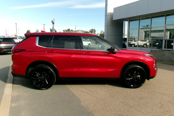 2023 MY24 Mitsubishi Outlander ZM Black Edition SUV Image 2