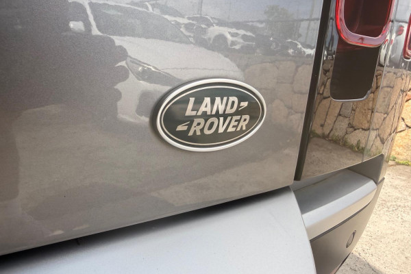 2020 Land Rover Defender L663 110 D240 SE SUV Image 28