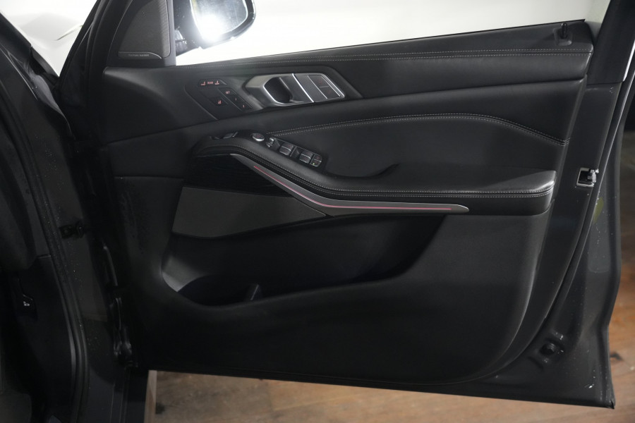 2021 BMW X7 M50i SUV Image 35