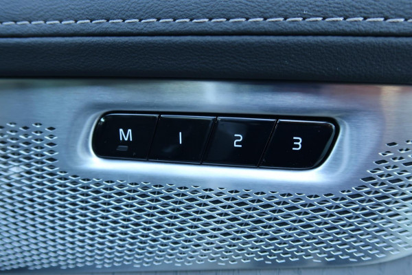 2025 Volvo XC90 L Series Ultra B5 Bright SUV Image 13